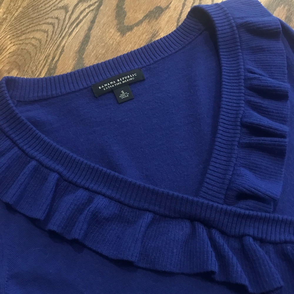Banana Republic Ruffled Sweater - Picture 5 of 7